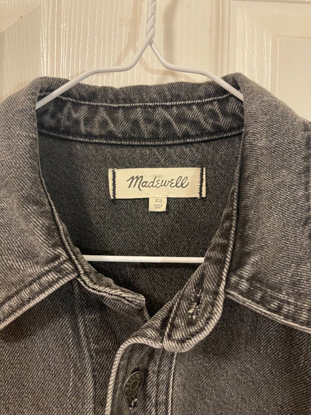Madewell XS Denim Oversized Cargo Denim Shirt Jacket in Lunar Wash - Picture 3 of 6